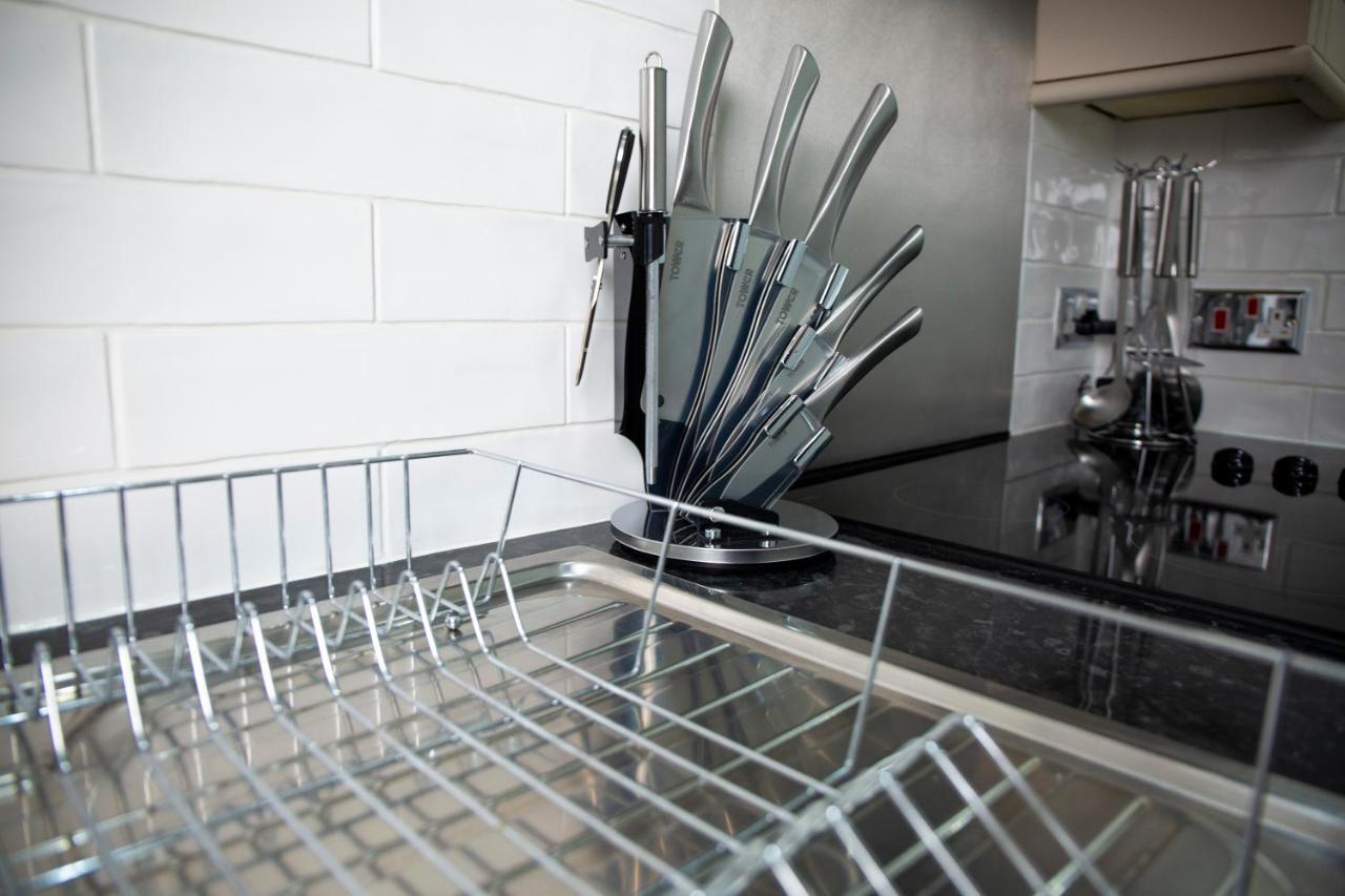 Modern Townhouse Apartment With Free Parking And Wifi 스트렛포드-어폰-에이본 외부 사진