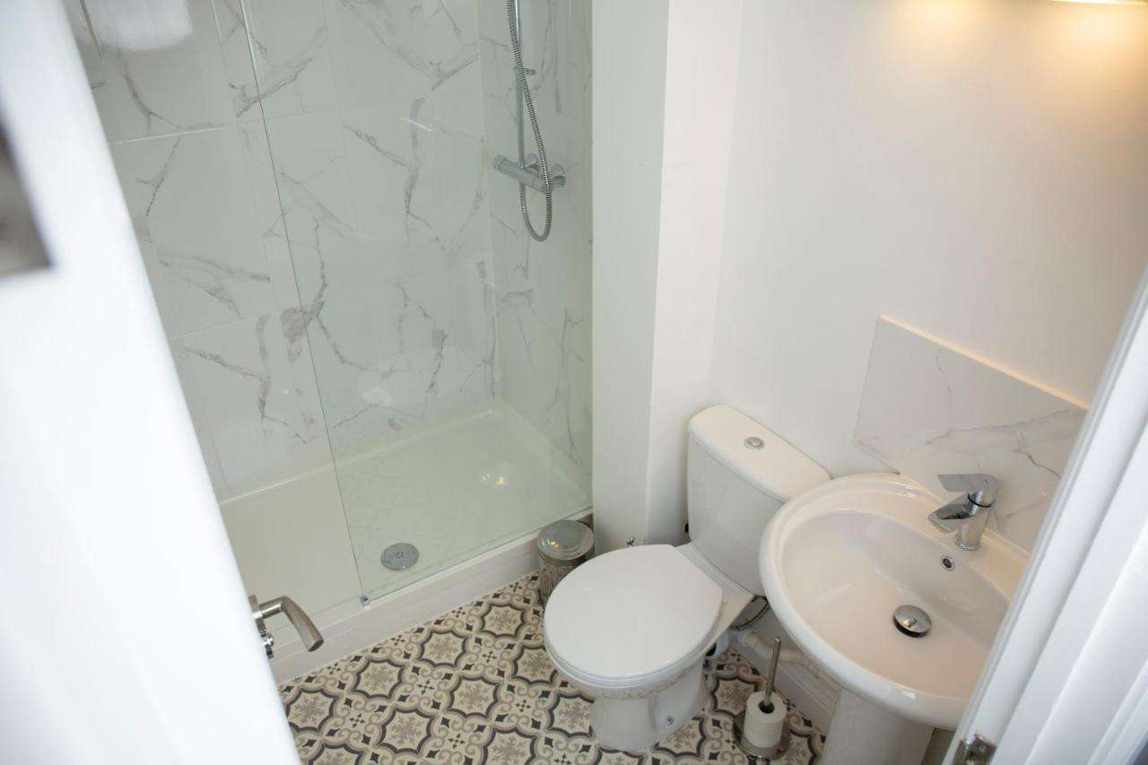 Modern Townhouse Apartment With Free Parking And Wifi 스트렛포드-어폰-에이본 외부 사진